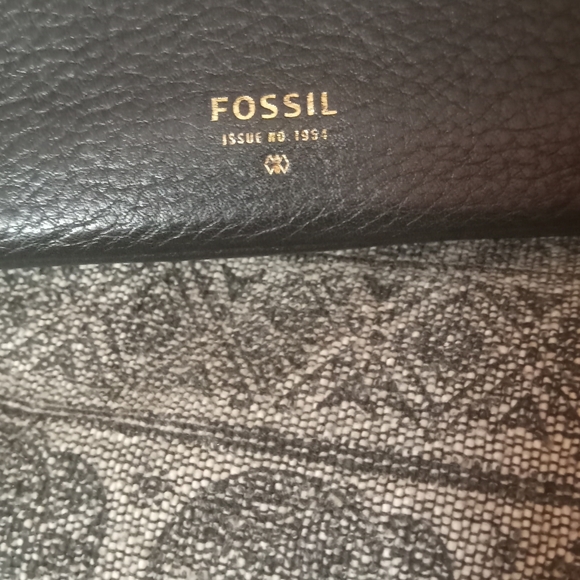 Ladies FOSSIL Logan Flap Clutch - Picture 11 of 11